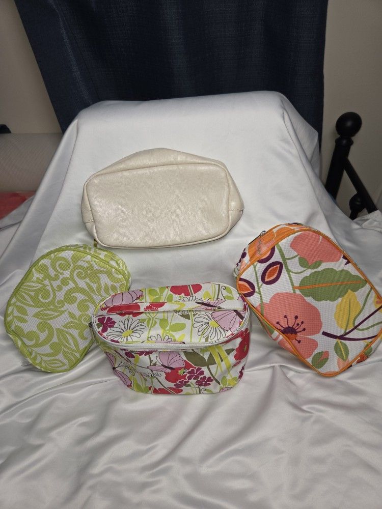 Cosmetics Bags . Clique, Landcome