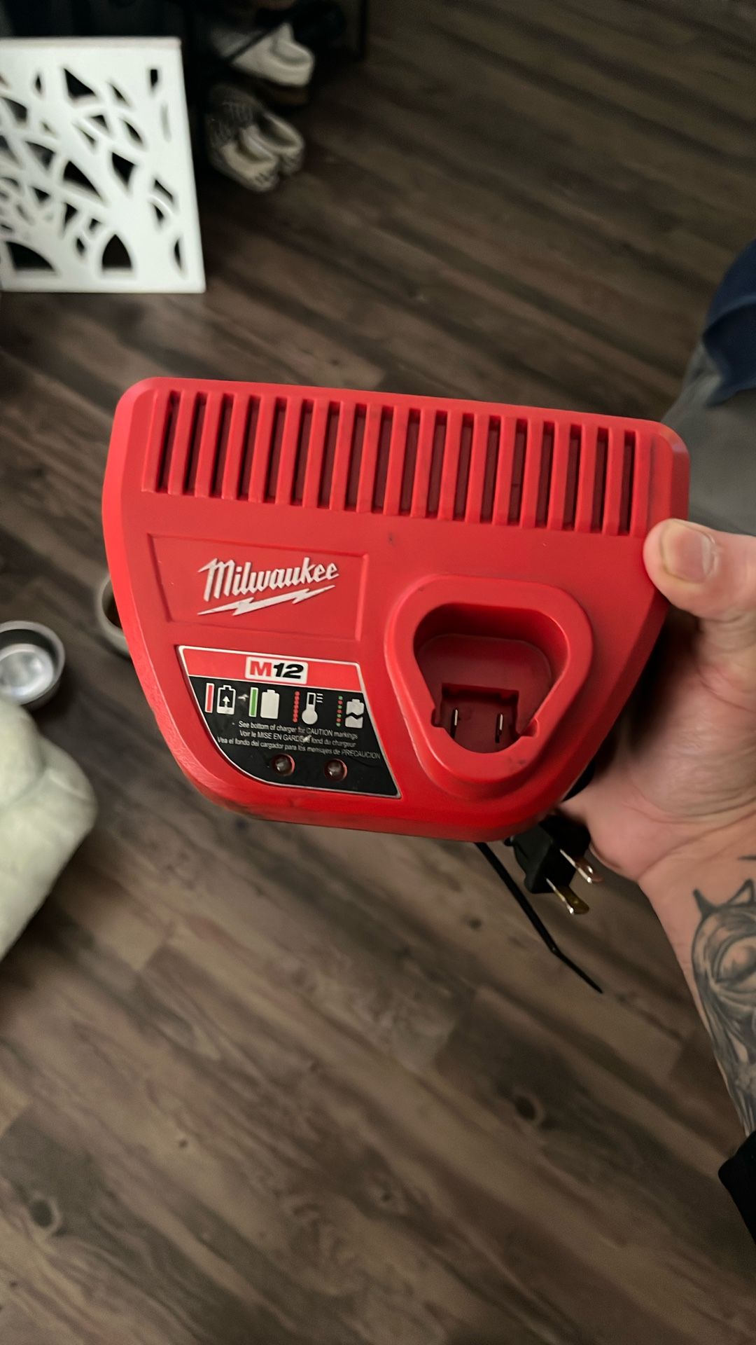 Milwaukee M12 Battery Charger 