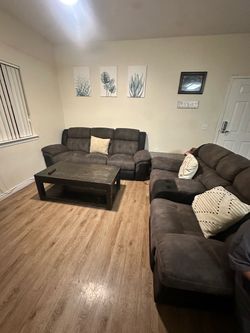 Couch set & coffee table