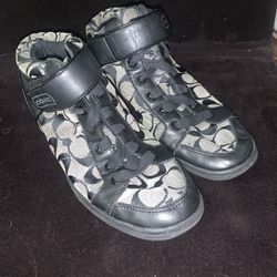 Women's Coach "Zoey" Hightop Black And Grey Signature Print Used Sneaker 8.5