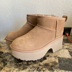 UGG Women’s Beige suede boots - size 7