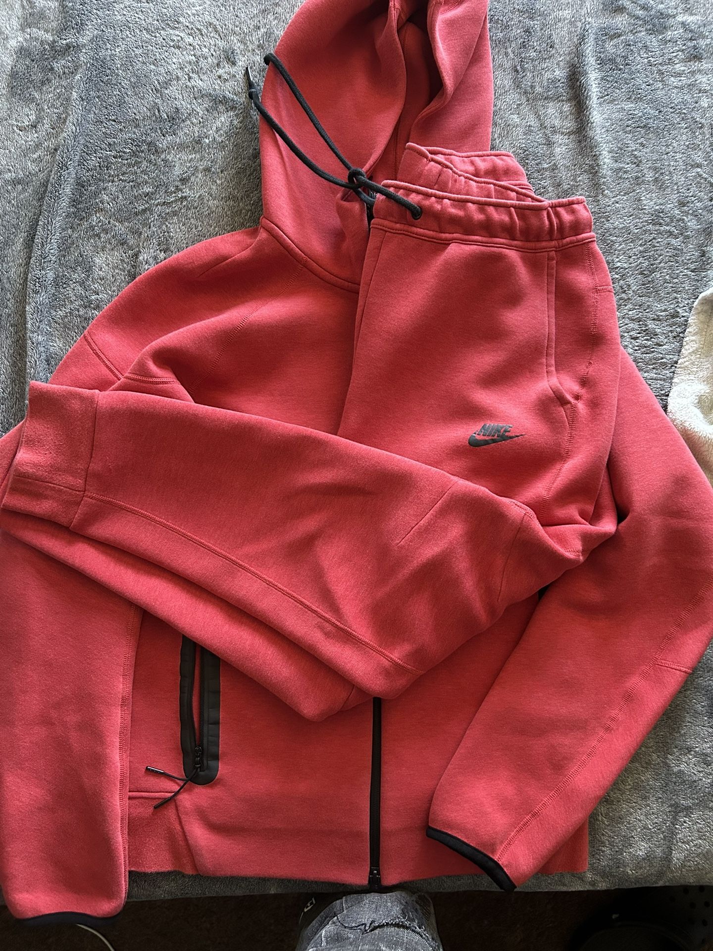 Red Nike Tech