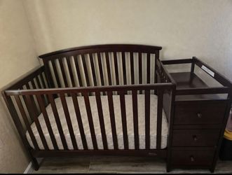Baby Crib with changing table and Mattress