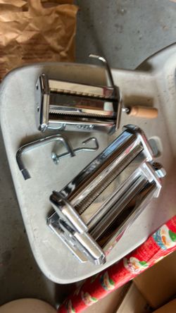 Pasta maker