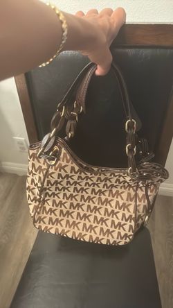 Michael Kors MK Signature Shoulder Bag