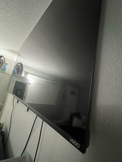 Vizio 57in TV with Soundbar