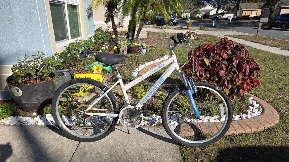 Roadmaster Mtn Sport 24" Mountain Bike