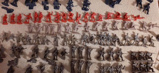 Vintage Toy Army Men and misc