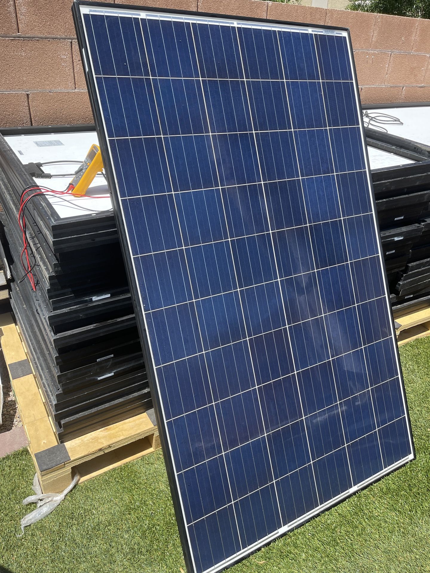 Used 260 Watt Solar Panels - Canadian Solar CS6P-260P
