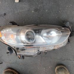 2014-2017 Mazda 6 Headlight With Light Bulbs And Accessories Oem. 