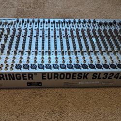 32 Channels Sound Behringer Mixer.