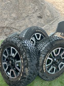 Toyota Tundra tires with rims/fits 2007-2018 Toyota Tundra
