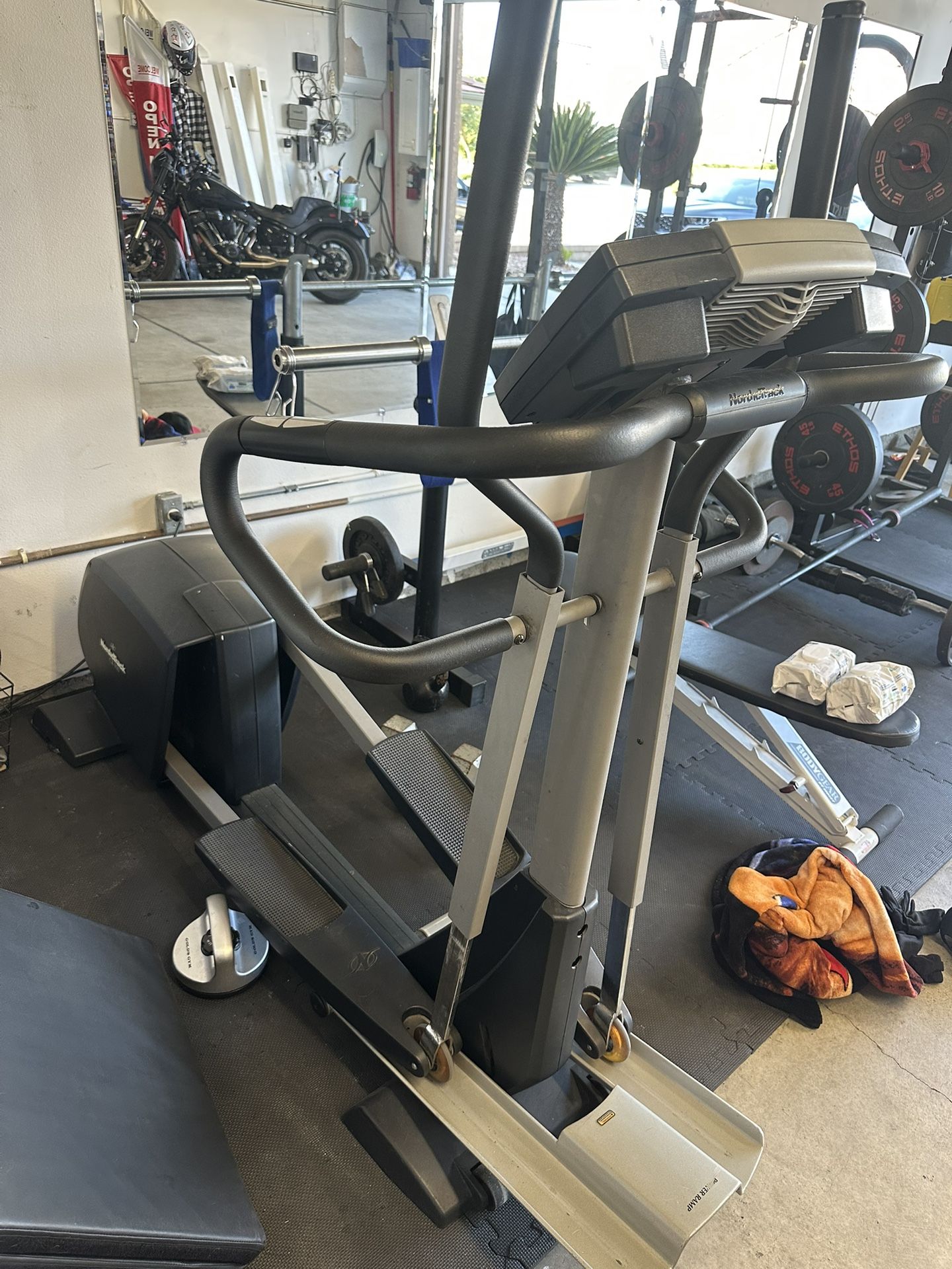 NordicTrack CX 990 Elliptical