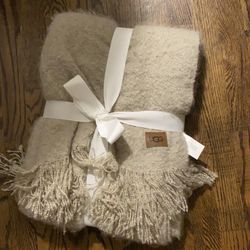 Ugg Throw NEW