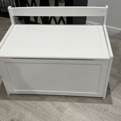 Melissa & Doug Wooden Toy Box Lknew