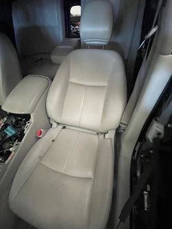 2020 infiniti q50 seats