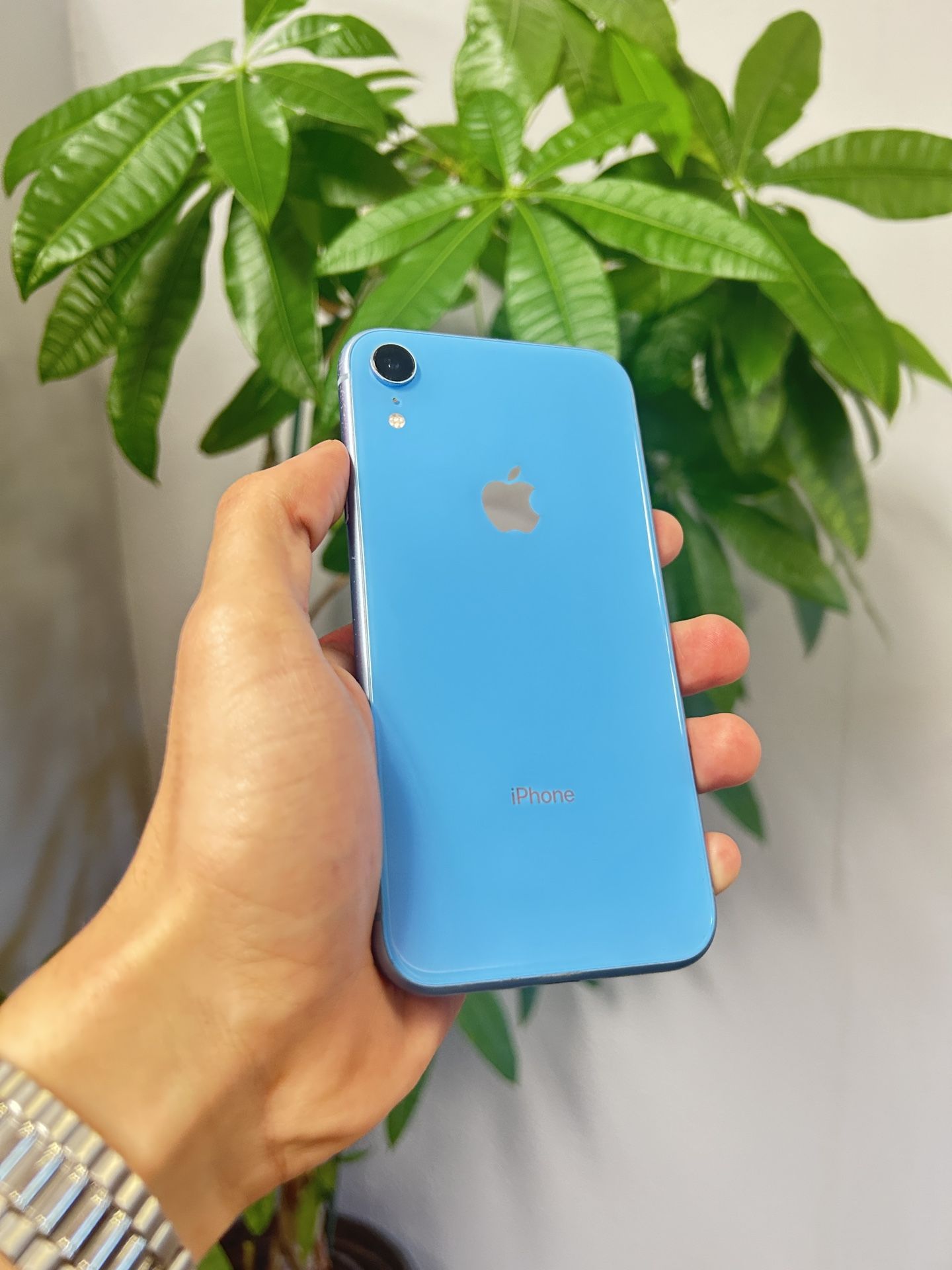 iPhone XR - Unlocked - 64GB