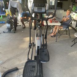 Pro Form Carbon E7 Elliptical 