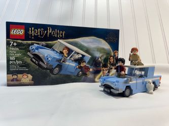 LEGO Harry Potter Flying Ford Anglia 76424 set w/ Harry & Ron