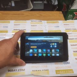 Amazon Fire HD 6 (4th Gen.) - PW98VM - 8GB - Wi-Fi - 6in - Black - WORKS GREAT!! (D1043)

