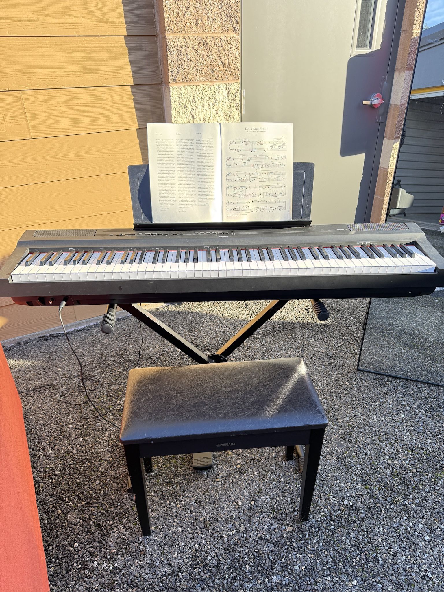 Yamaha Keyboard, Stand, Bench & Music 