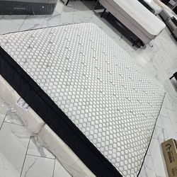 King Sizes Mattress And Box Spring