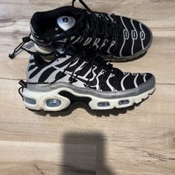 Nike Airmax TN Grey Black 6 Women 