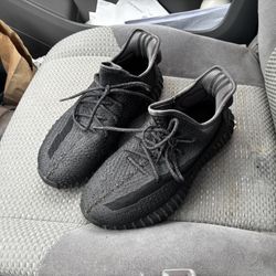 Yeezy 350 Triple Black