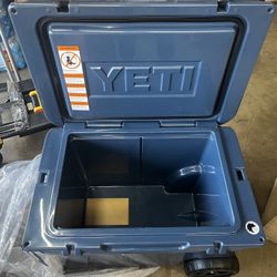 YETI Tundra 45 Navy - NEW