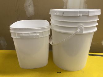 Buckets For Marinate if Meats Or Turkeys 