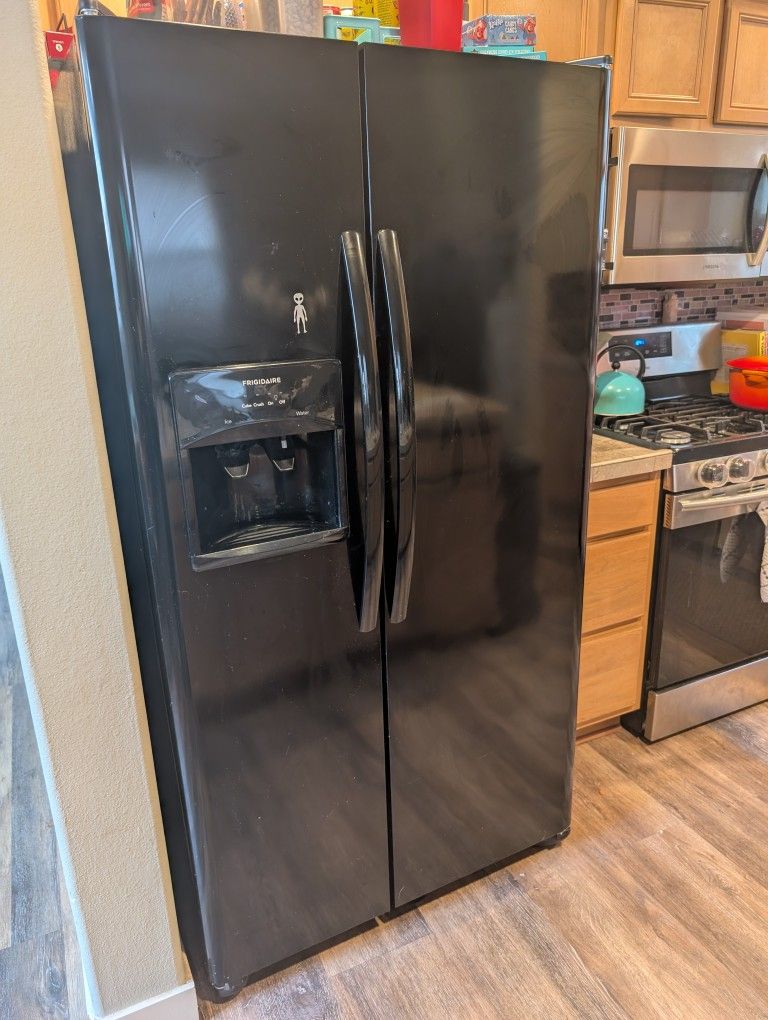 Frigidaire Refrigerator 4 Yrs Old