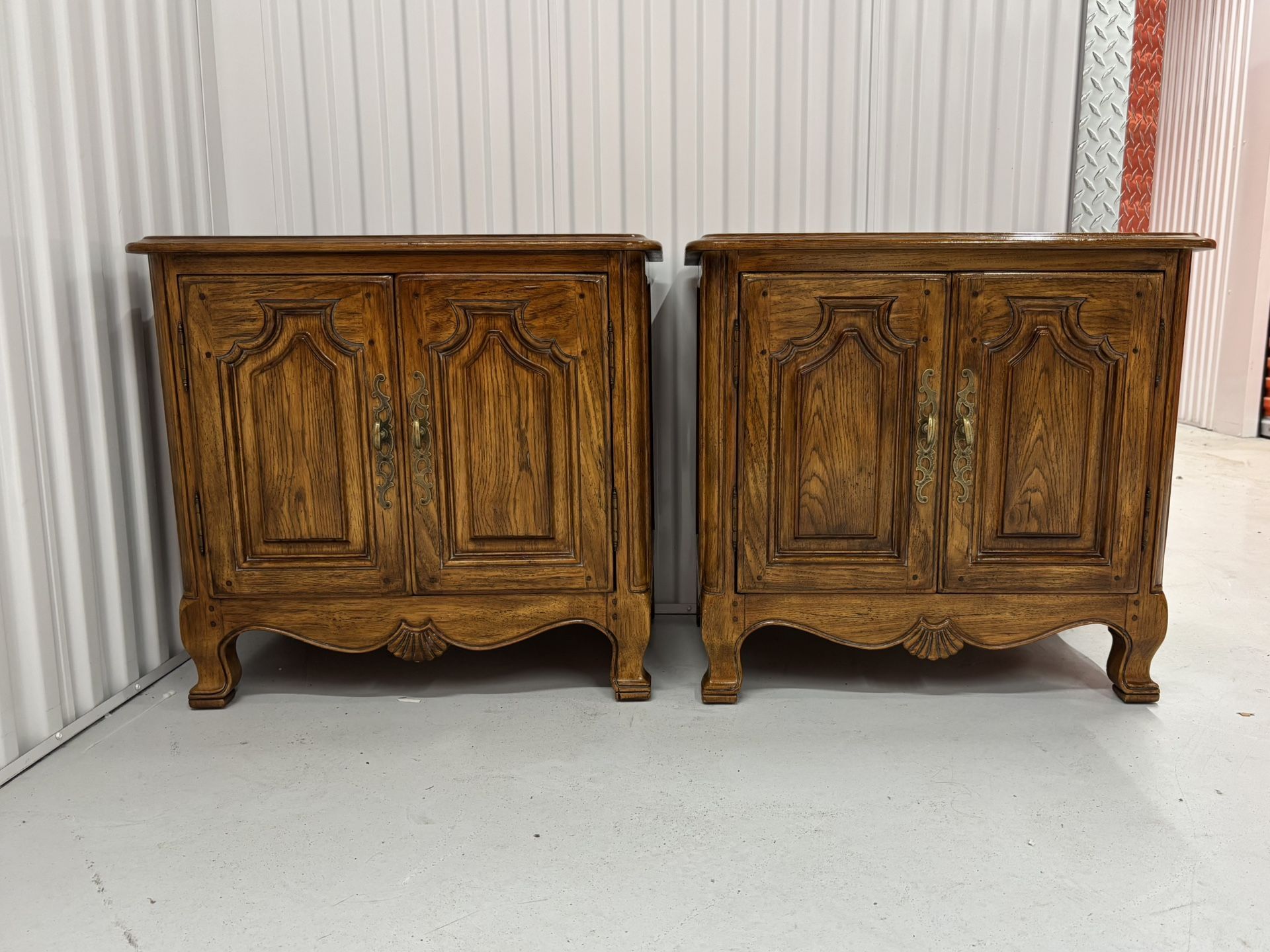 Gorgeous French provincial Pair Of nightstands by Heritage