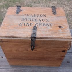 Chanson Bordeaux Wooden Wine Chest Crate with Rope Handles & Dividers


