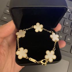 Clover Bracelet 