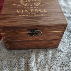 1974 Whiskey Sipping Set