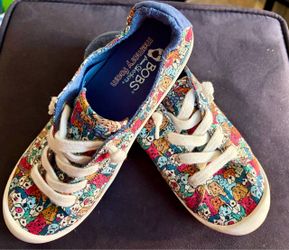 Women’s Size 7 1/2 Skechers BOBS Memory Foam Sneakers