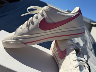 New/Nuevos Women’s Nike’s