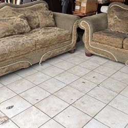 Couch And Love Seat Set 