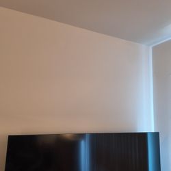 70" insignia tV uHD 4K SmartTV