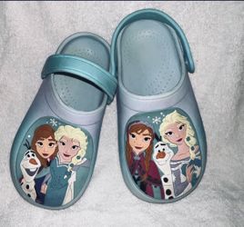 Crocs Frozen Anna Elsa Olaf Children’s Size 11-12 
