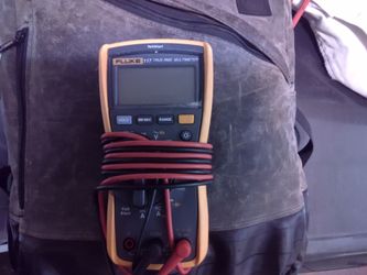 Fluke 117 digital multimeter