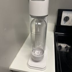 Brand New Soda Maker – Compatible with SodaStream / Philips / Brita