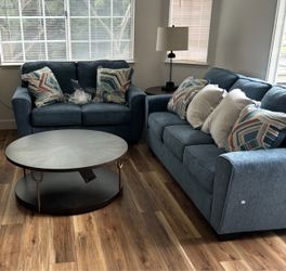 Cashton Loveseat & sofa W/ pillows