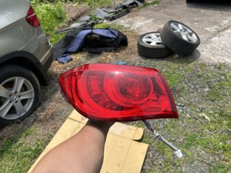 14-17 INFINTI Q50 DRIVER SIDE TAILLIGHT