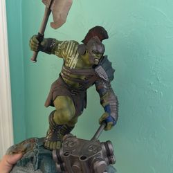 Hulk Ragnarok Statue 