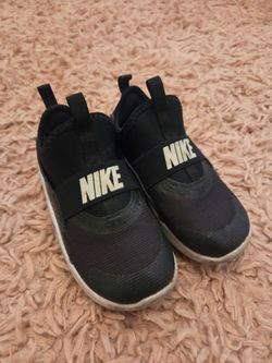 Toddler Nikes size 10