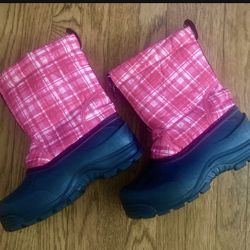 SNOW BOOTS