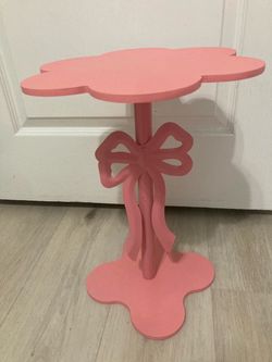 pink bow table