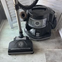 2020 Rainbow Vacuum E12 with 4 Attachments