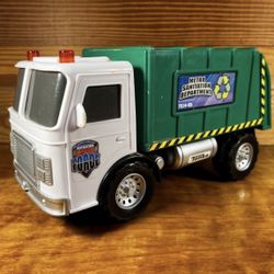 Tonka Garbage Truck METRO SANITATION DEPT Hasbro Plastic RESCUE FORCE 2010 Green